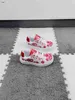 Бренд детские кроссовки красные и синие рисунки дизайн детские обувь размер 26-35 защита коробки для девочек для девочек дизайнерские обувь для мальчиков 24 апреля