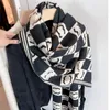 2024 SCARF ELEGGIORE DONNE CASHMERE DESIGNER SCARF LETTERE FULL SCARPE SCRIPURE TUCCHI TUCCO COLDI COLDI CON TAGS AUTUNGO INVERNO SCALLI LUNGO