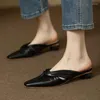 Terlik Yaz tarzı kadın ayak parmağı kare kapak heterotipik topuk tasarım zarif moda kadın ayakkabıları