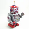 Komik Klasik Koleksiyon Retro Clockwork Metal Yürüyüş Teneke Tamircisi Robot Geri Çağıran Mekanik Oyuncak Çocuk Noel Hediyesi 240401