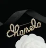 10 étages de marque mixte broches de luxe Broche Broche célèbre Broche Femmes Diamond Tassel Robe épingle Bijoux de Noël Cadeaux de Noël W4539109