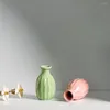 Vases Longli Porcelain Ceramic Bottes créatives maison Mini Vase Ornement Decoration Small Hydroponic Wave