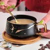 Tassen Nordic Style Keramic Becher Murmeln Muster Milchbecher mit Löffel Frühstück Hitzeresistenter Getränkeschifftaucer für Zuhause