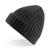 新しい短くてふっくらとしたリブ付きの魅力的な帽子、レギュラーメンズと女性の黒いニット冬のニット帽子