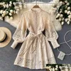 Basic casual jurken runway ontwerper Vintage Mini Dress Hollow Out Borduurtje kraag lantaarn mouw boog sjerp Lace Up Party 202 DH0MD