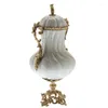 Flaschen klassisches antikes Dekor mittelgroße Porzellan und Messing Moderne weiße Farbe Royal Tabletop Lagertank