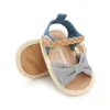 Chaussures bébé bébé Girl Flats Sandales Soft Sole Antislip Summer Bowknot Dot Stripe Lace Berce née First Walker 240329