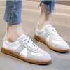 Casual Shoes 2024 Äkta läderkvinnor Sports Sneaker Spring and Summer Flat Moral Training Trendy