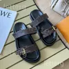 Designer Sandal Bom Dia äkta läder Sandal Slipper Casual Shoe Summer Beach Gladiator Mules Hasp New Womans Flat Slide Luxury Designer Sliders Sandale