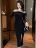 Robes décontractées rétro élégant sexy pour les femmes 2024 Black Black Velvet Long Manneve Folds Slit Bodycon Robe Lady Party Prom Vestidos Spring
