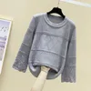 Frauenpullover -Pullover mit dünnem Kragen und hohlen Boden im Frühjahr 2024