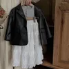 Ensembles de vêtements printemps et automne en cuir manteau en cuir gris gris rond de cou de fond bébé bébé fille blanc gâteau mi-jupe ensemble