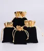 Black 7x9cm 9x12cm Velvet perle cordon sachets de bijoux de bijoux pochettes à cordon pour les faveurs de mariage perles 1018 Q21817094