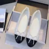 Ballerines Flats Ballet Flats Colchado Diseñador de cuero Mujeres Ballerina Flats Bombas Focos Loafer Bajo Tacón Slingback Blanco Borgoña con caja