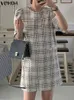 Sukienki swobodne eleganckie sukienki biurowe Kobiety krótkie puff rękawy Mini Sundress 2024 Modna luźna w kratę drukowana szata