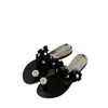 Slippers Flower Bead Femmes Dress Clip Toe Chaussures Sandales Designer Summer Flip Flops 2024 Place Walking Mujer Zapatos Tlines