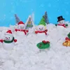 装飾的な置物の置物用品ミニチュアかわいいクリスマスギフト雪だるまマンマイクロランドスケープ装飾用デスクトップ装飾ルーム