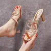 Tofflor grunt mitt häl modern sommar utanför kvinnors skor till försäljning 2024 mode tunna klackar solida sexiga