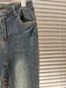 Frauen Jeans würziger Denim Wash Wassermädchen Sommer und stilvolles Gefühl verpackt Hüfte