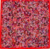 A impressão bonita lenço de cachecol uma variedade de padrões de cores 240401