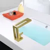Badrumsvaskar kranar borstade guldbassäng med solid mässing mixer kallt enkla handtag däck montering toalettkran kreativ ankomst