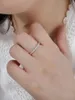 Clusterringe verkaufen reine 925 Silber -Frauenkreis Ring, eingelegt mit einer Reihe von Zirkon -Exquisite im minimalistischen Stil