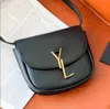 Womens Luxurys Saddle Bag Designer Clutch Kaia Handbag in pelle classica Flap Hobo Spall Cinghia