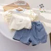 Zestawy odzieży 2-7y High Quality Girls Cute Letni Zestaw Beige Pure Cotton Top T-Shirt Denim Shorts 2 PCS na strój dla dziewczynki