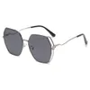 2024 Nouveaux lunettes de soleil Designer Lunettes de luxe Brand Trendy Brand à mode polarisé Polarise Metal Cadre Sunglasses pour les verres pour femmes