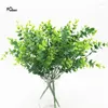 Dekorativa blommor melda mini 7 gafflar grön växt konstgjord eukalyptus plastpengar lämnar falska gräs bush diy hem trädgård dekoration