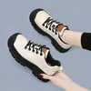 Chaussures décontractées Plateforme de luxe de haute qualité Femmes blanches 2024 Automne All-Match Sports Soft Soled Travel Sneakers