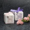 Enveloppe cadeau 10pcs Boîtes de bonbons de conception de chariot pour bébé creux Boîte en carton mignon pour les cadeaux de mariage d'anniversaire favori