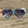 Badgereedschappen accessoires mode hartvormige zonnebril voor meisjes jongens schattige cartoon bloem zonnebrillen buiten zonbescherming kinderen mooie bril 240413