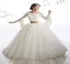 Dwa kawałki koronkowe sukienki Quinceanera z rękawami Ivory Sweet 16 Sukienki Aplikacje Tiul Arabic Style PROM Ball Suknie