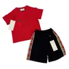 2024 Spring Children's Holiday Camping Set Autumn Cartoon Lange mouw T-shirt Shorts Kinderontwerper Lange mouw Fashion Gedrukte trainingspak 90cm-150cm W04