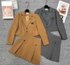 Traje de vestimenta para mujeres Blazers P STYLIST SILM Fashion Women Dos piezas Sets Stylist Cause Clothing Estilista Estilista Classical Set manga larga Vestido de dos piezas