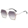 2024 Neue Designer -Sonnenbrille Luxusbrillen Trendy Marke Mode polarisierte hochgradige Metallrahmen Sonnenbrillen für Frauengläser im Freien im Freien