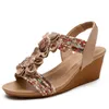 Sandálias de verão quente Moda casual feminina One Belt Slope Mom Sapatos Mãe Sandles Saltos Flip Flop 240228