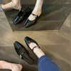 Slippers designer de marca fivela tira rasa moderna externa de pé quadrado salto baixo sapatos femininos chunky aconchegante chaussures femme