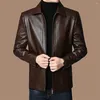 Mäns jackor Solid Color Men Jacket Stylish Faux Leather Motorcykel med stativ Collar dragkedja Neckskydd för hösten