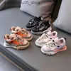 Sneakers 2022 jongens sportschoenen 3-kleuren comfortabele en ademende meisjes sportschoenen baby hardloopschoenen mode kleuterschool babyschoenen Q240413