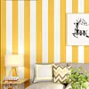 壁紙垂直ストライプ壁紙暖かい黄色のモダンミニマリストの装飾ネットショップカジュアルな新鮮なテレビ背景壁紙
