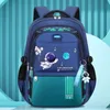 Sacs d'école pour garçons épaule sac à dos Bagutte Enfants Spinal Protection Light Big Captial Astronaute Imperproof Kids 240328