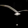 Figurine decorative rilassanti il design del volo Seagull Design Ornamento in legno con cinturini Maestri fatti a mano per la casa unica EL