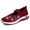Lässige Schuhe 2024 Sommer Frauen weiche Stickflats flats an atmungsaktiven Stricken Sneakers weibliche Blumen im chinesischen Stil