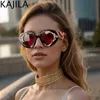 Lunettes de soleil Lunettes de soleil punk en forme de coeur Femmes 2024 Brand de luxe Designer LOVE SORN GROUNDS POUR LES DADES STREET STYLE WithrhinestOneseyewear 240412