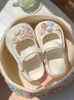 Slippers Femmes Sandales Chaussures de jardin d'été mignon dessin animé Child's Mary Jane Hole Sole épaisses Parent-Child Uster