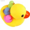 Bath Toys Bath Duck Toys 4st Family Rubber Ducky Float Squeak Baby Toddlers Förskolebadkar Dusch Toy 240413