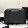 unisex svart stora designer väskor äkta läder axelväskor spegel kvalitet väska mode crossbody väska lyx delikat tygväska mjuk tyg bowling väska med låda