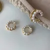 Koreanische Goldfarbe Doppelkreis Twist Perle Ohrmanschette Vintage Geometrische Ohrhälfte gefälschter Piercing Perlenclip auf Ohren 240410